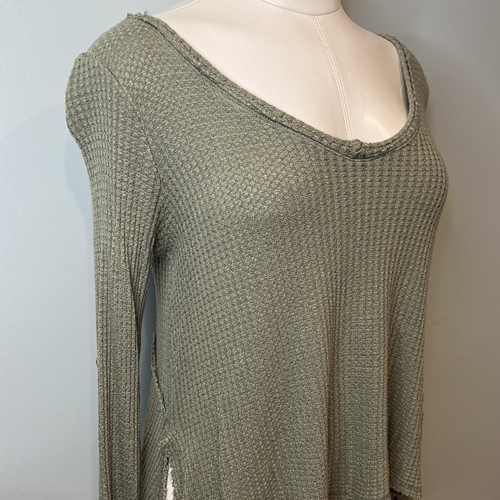 Women’s Green Long Sleeve Shirt - Picture 2 of 9